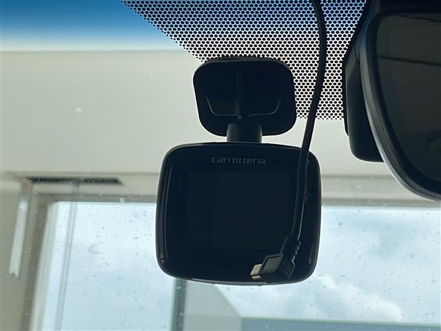 【　ドライブレコーダー　】運転中の記録を残します。事故などを起こした起こされた時の証拠を残します。