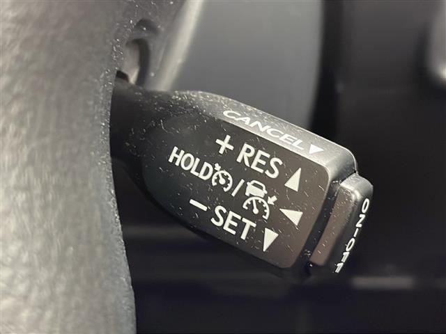 【　アダプティブクルーズコントロール　】設定した車速内で自動で加減速♪先行車との車間距離を適切に維持した追従走行が可能です♪