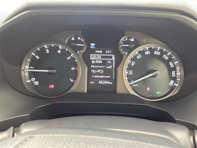 【　メーター　】メーターまわりも鮮やかに照らし出され、デザイン、安全性ともにバッチリですね♪