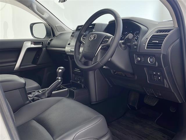 【　フロントシート　】使えるフロントシートで快適ドライブ♪