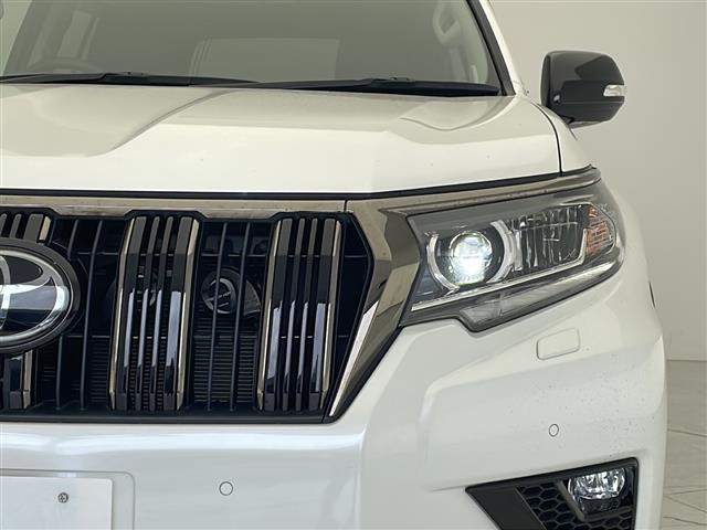 【　ＬＥＤヘッドライト　】悪天候や夜間の走行も視界良好で安心してお乗りいただけます。