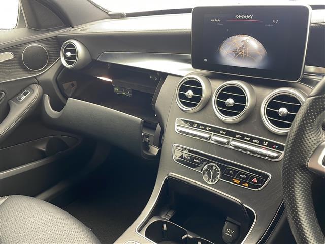 【　オートエアコン　】車内温度を感知して自動で温度調整をしてくれるのでいつでも快適な車内空間を創り上げます。