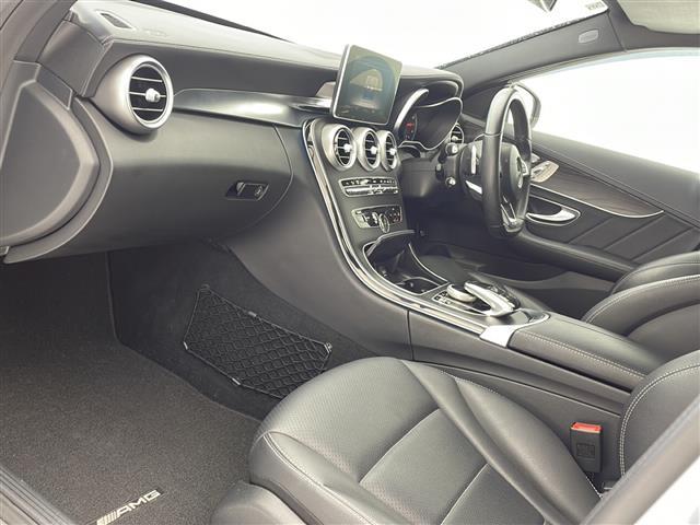 【　フロントシート　】使えるフロントシートで快適ドライブ。