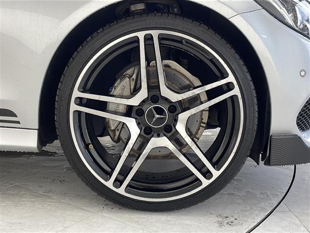 【純正アルミホイール】専用のアルミなので、お車のイメージにぴったり。社外のアルミやスタッドレスタイヤも取り扱いございます。ドレスアップもカスタマイズもお任せください。