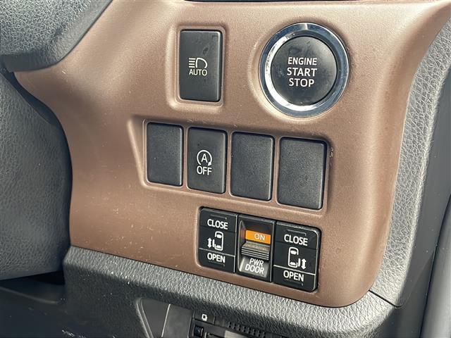 【　スマートキー・プッシュスタート　】鍵を挿さずにポケットに入れたまま鍵の開閉、エンジンの始動まで行えます。