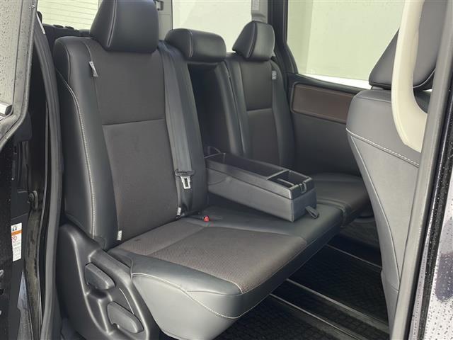 【　セカンドシート　】２列目も広々お乗りいただけます♪