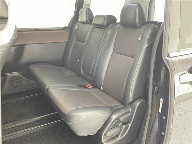 【　セカンドシート　】２列目も広々お乗りいただけます♪