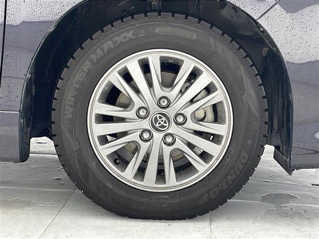 【純正１５インチアルミホイール】専用のアルミなので、お車のイメージにぴったり！！社外のアルミやスタッドレスタイヤも取り扱いございます！！ドレスアップもカスタマイズもお任せください！！