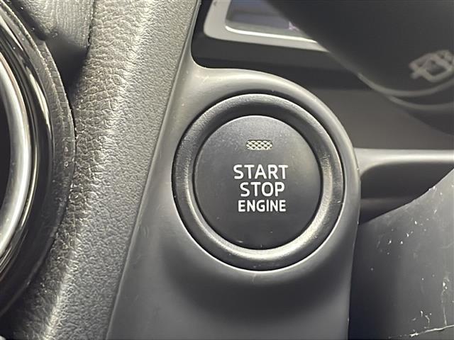 【　スマートキー＆プッシュスタート　】鍵を挿さずにポケットに入れたまま鍵の開閉、エンジンの始動まで行えます。