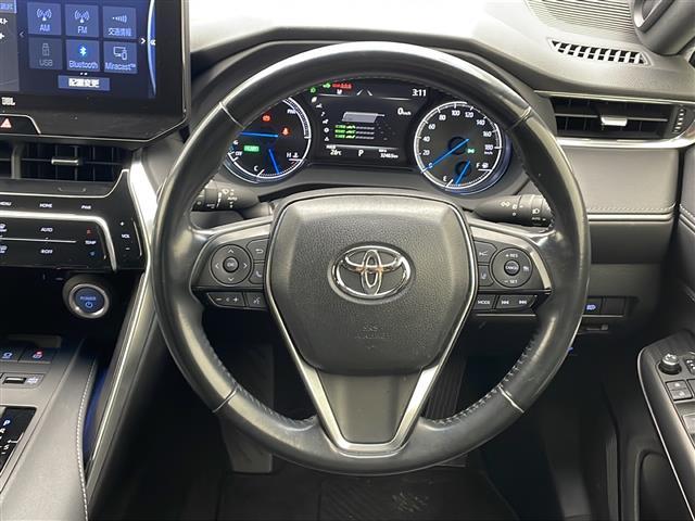 【　ステアリングスイッチ　】手元のスイッチでナビ操作が可能です！！非常に便利な機能です。取り付けのナビによってはオプション設定となっております！詳しくはスタッフまで♪