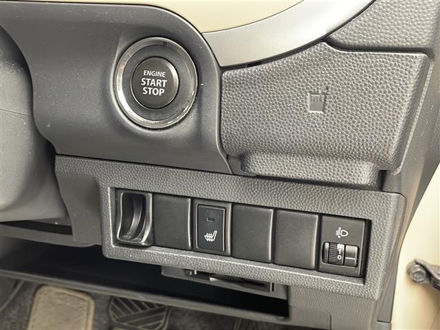 【　スマートキー＆プッシュスタート　】鍵を挿さずにポケットに入れたまま鍵の開閉、エンジンの始動まで行えます。