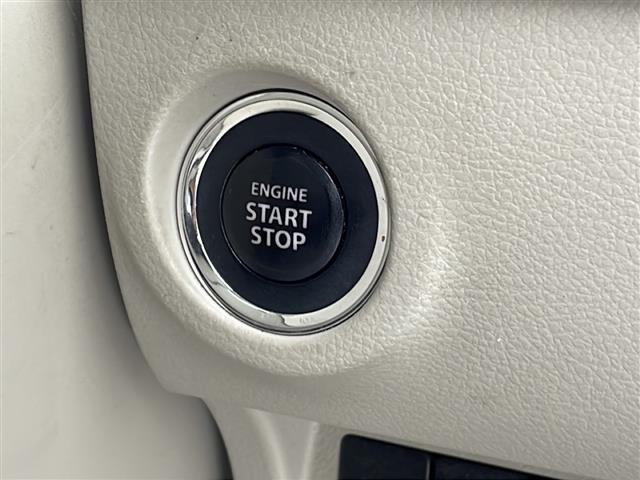 【　スマートキー＆プッシュスタート　】鍵を挿さずにポケットに入れたまま鍵の開閉、エンジンの始動まで行えます。