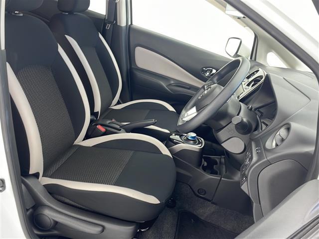 【　フロントシート　】使えるフロントシートで快適ドライブ。