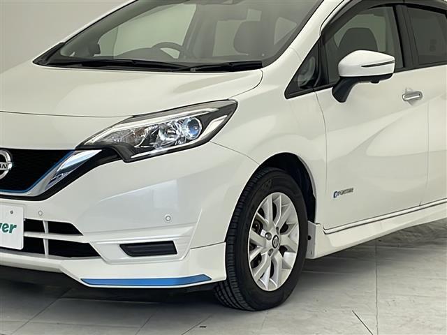 【　クリアランスソナー　】クリアランスソナーが装備されております。障害物を検知しドライバーに知らせてくれるので狭いスペースへの駐車時など、衝突回避にお役立てくださいませ。