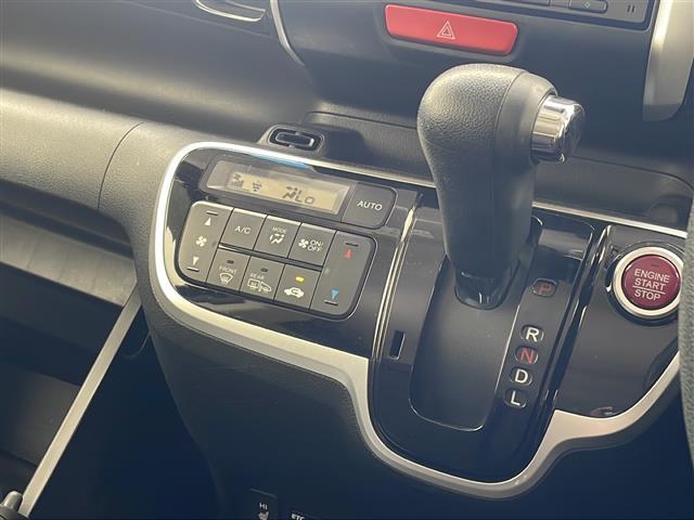 【　シフト　】シフトも操作しやすく快適なドライブを楽しんでいただけます。