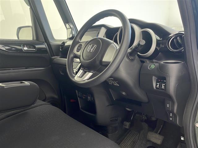 【　フロントシート　】使えるフロントシートで快適ドライブ。