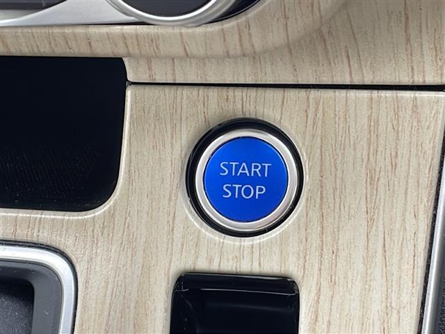 セレナ ｅ－パワー　ハイウェイスターＶ　純正１０インチナビ　フルセグＴＶ　ＤＶＤ　Ｂｌｕｅｔｏｏｔｈ　フリップダウンモニター　アラウンドビューモニター　ＥＴＣ　ドライブレコーダー　両側パワースライドドア　プロパイロット　クリアランスソナー（6枚目）