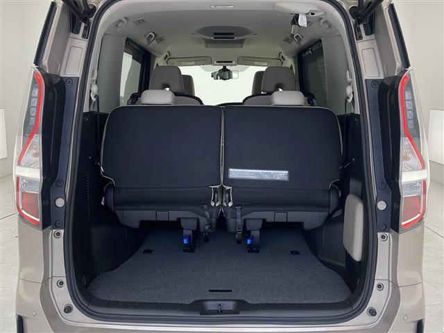 セレナ ｅ－パワー　ハイウェイスターＶ　純正１０インチナビ　フルセグＴＶ　ＤＶＤ　Ｂｌｕｅｔｏｏｔｈ　フリップダウンモニター　アラウンドビューモニター　ＥＴＣ　ドライブレコーダー　両側パワースライドドア　プロパイロット　クリアランスソナー（23枚目）