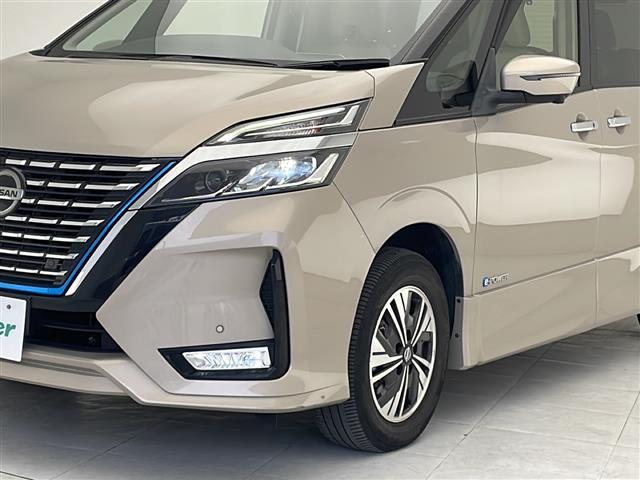 セレナ ｅ－パワー　ハイウェイスターＶ　純正１０インチナビ　フルセグＴＶ　ＤＶＤ　Ｂｌｕｅｔｏｏｔｈ　フリップダウンモニター　アラウンドビューモニター　ＥＴＣ　ドライブレコーダー　両側パワースライドドア　プロパイロット　クリアランスソナー（30枚目）