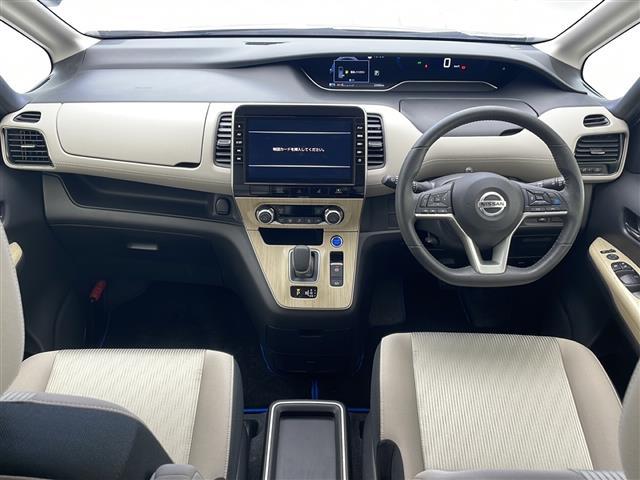 セレナ ｅ－パワー　ハイウェイスターＶ　純正１０インチナビ　フルセグＴＶ　ＤＶＤ　Ｂｌｕｅｔｏｏｔｈ　フリップダウンモニター　アラウンドビューモニター　ＥＴＣ　ドライブレコーダー　両側パワースライドドア　プロパイロット　クリアランスソナー（42枚目）
