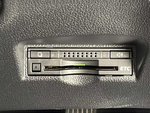 【　ＥＴＣ　】今やカーライフにおける重要性はナビにも匹敵するのではないでしょうか。セットアップを行うことで利用可能になります。