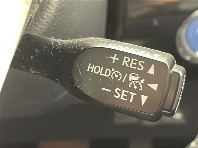 プリウス Ａ　禁煙車　純正９型ナビ　ＤＶＤ　Ｂｌｕｅｔｏｏｔｈ　フルセグＴＶ　トヨタセーフティセンス　前後ドラレコ　ブラインドスポットモニター　ヘッドアップディスプレイ　社外アルミホイール　オートハイビーム　ＥＴＣ（10枚目）