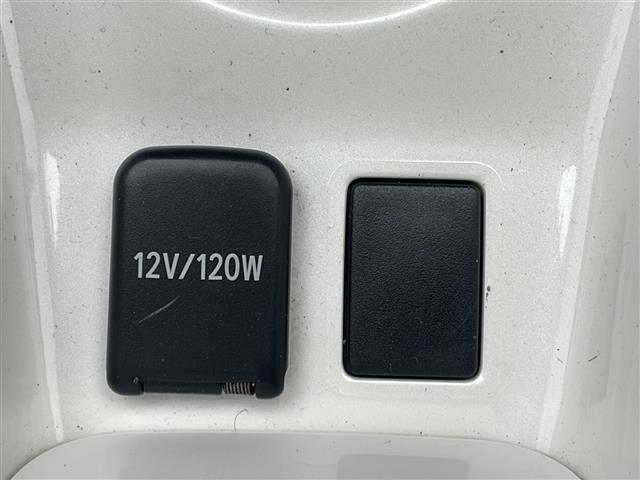 プリウス Ａ　禁煙車　純正９型ナビ　ＤＶＤ　Ｂｌｕｅｔｏｏｔｈ　フルセグＴＶ　トヨタセーフティセンス　前後ドラレコ　ブラインドスポットモニター　ヘッドアップディスプレイ　社外アルミホイール　オートハイビーム　ＥＴＣ（17枚目）