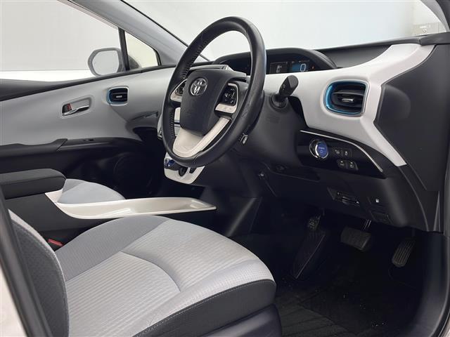 プリウス Ａ　禁煙車　純正９型ナビ　ＤＶＤ　Ｂｌｕｅｔｏｏｔｈ　フルセグＴＶ　トヨタセーフティセンス　前後ドラレコ　ブラインドスポットモニター　ヘッドアップディスプレイ　社外アルミホイール　オートハイビーム　ＥＴＣ（18枚目）