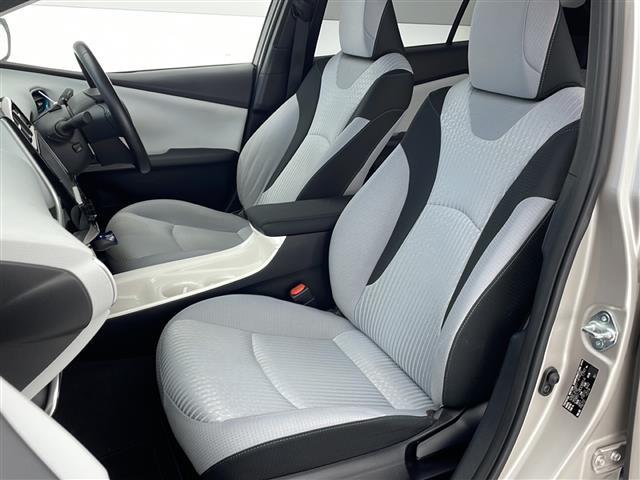 プリウス Ａ　禁煙車　純正９型ナビ　ＤＶＤ　Ｂｌｕｅｔｏｏｔｈ　フルセグＴＶ　トヨタセーフティセンス　前後ドラレコ　ブラインドスポットモニター　ヘッドアップディスプレイ　社外アルミホイール　オートハイビーム　ＥＴＣ（21枚目）