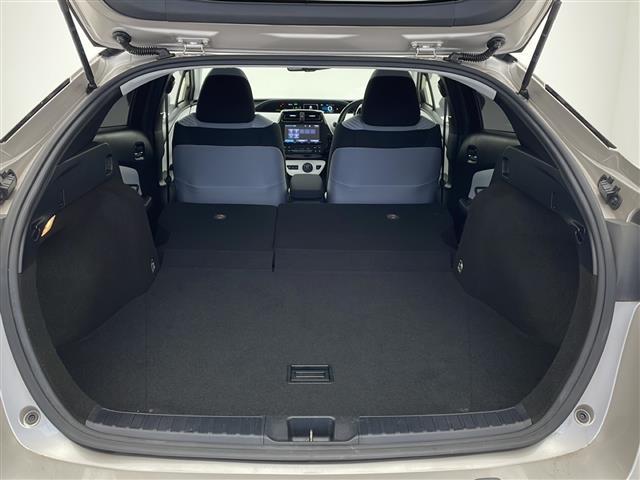 プリウス Ａ　禁煙車　純正９型ナビ　ＤＶＤ　Ｂｌｕｅｔｏｏｔｈ　フルセグＴＶ　トヨタセーフティセンス　前後ドラレコ　ブラインドスポットモニター　ヘッドアップディスプレイ　社外アルミホイール　オートハイビーム　ＥＴＣ（25枚目）