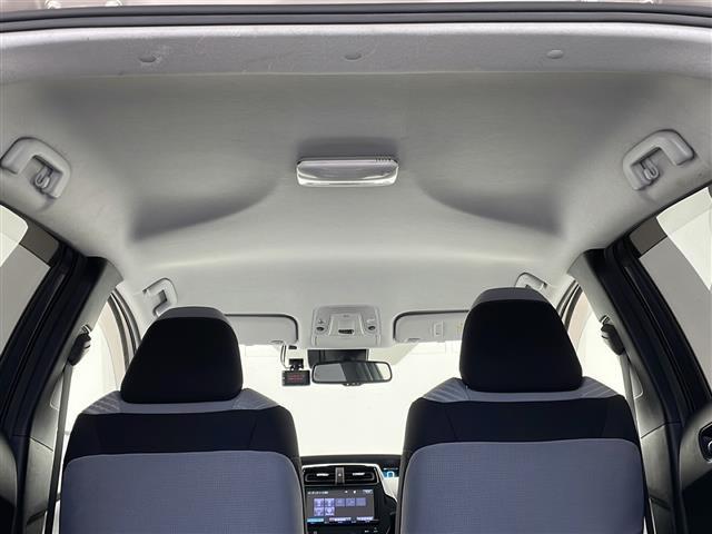プリウス Ａ　禁煙車　純正９型ナビ　ＤＶＤ　Ｂｌｕｅｔｏｏｔｈ　フルセグＴＶ　トヨタセーフティセンス　前後ドラレコ　ブラインドスポットモニター　ヘッドアップディスプレイ　社外アルミホイール　オートハイビーム　ＥＴＣ（26枚目）