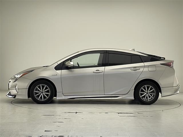 プリウス Ａ　禁煙車　純正９型ナビ　ＤＶＤ　Ｂｌｕｅｔｏｏｔｈ　フルセグＴＶ　トヨタセーフティセンス　前後ドラレコ　ブラインドスポットモニター　ヘッドアップディスプレイ　社外アルミホイール　オートハイビーム　ＥＴＣ（35枚目）