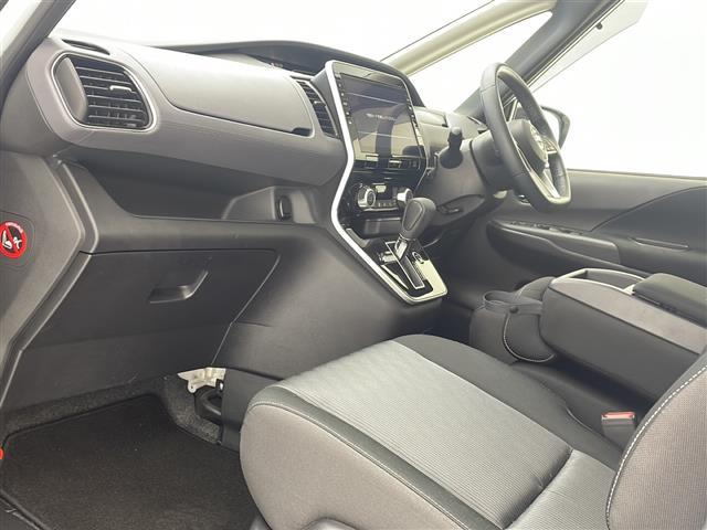 【　フロントシート　】使えるフロントシートで快適ドライブ♪