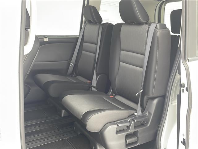 【　セカンドシート　】２列目も広々お乗りいただけます♪