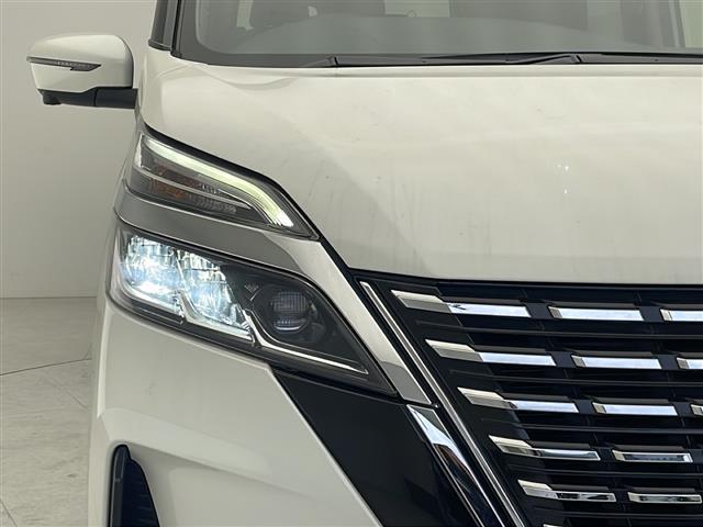 【　ＬＥＤヘッドライト　】悪天候や夜間の走行も視界良好で安心してお乗りいただけます。