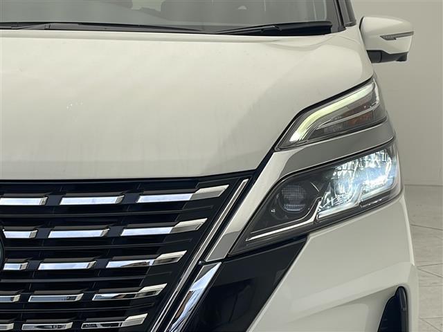 【　ＬＥＤヘッドライト　】悪天候や夜間の走行も視界良好で安心してお乗りいただけます。