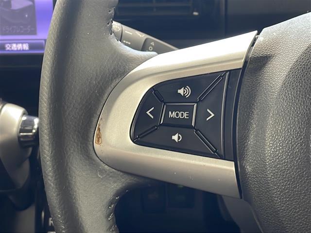 【ステアリングスイッチ】手元のボタンから、オーディオやナビなどの操作ができるので、よそ見をせずに安全に運転に集中できます！