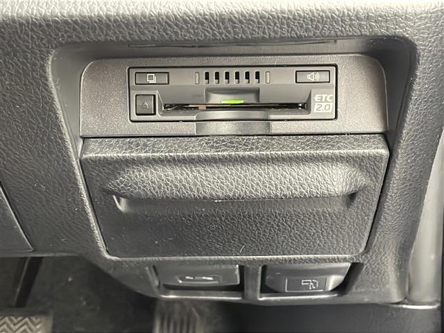 ヴォクシー ＺＳ　煌ＩＩＩ　禁煙車　社外ナビ　ＣＤ　ＤＶＤ　Ｂｌｕｅｔｏｏｔｈ　フルセグＴＶ　トヨタセーフティセンス　両側パワースライドドア　フリップダウンモニター　クルーズコントロール　シートカバー　ＥＴＣ　ＬＥＤヘッドライト（6枚目）