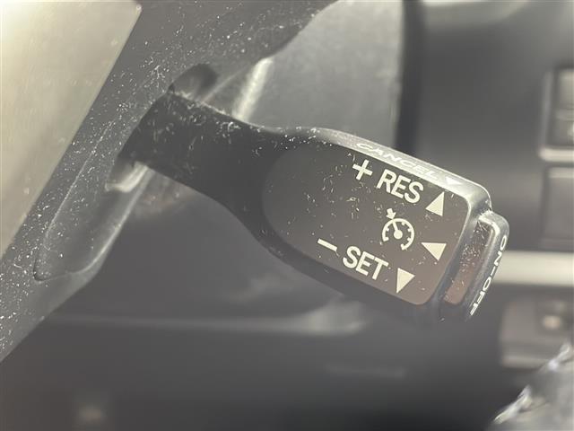 ヴォクシー ＺＳ　煌ＩＩＩ　禁煙車　社外ナビ　ＣＤ　ＤＶＤ　Ｂｌｕｅｔｏｏｔｈ　フルセグＴＶ　トヨタセーフティセンス　両側パワースライドドア　フリップダウンモニター　クルーズコントロール　シートカバー　ＥＴＣ　ＬＥＤヘッドライト（9枚目）