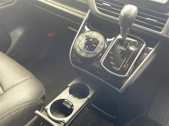 ヴォクシー ＺＳ　煌ＩＩＩ　禁煙車　社外ナビ　ＣＤ　ＤＶＤ　Ｂｌｕｅｔｏｏｔｈ　フルセグＴＶ　トヨタセーフティセンス　両側パワースライドドア　フリップダウンモニター　クルーズコントロール　シートカバー　ＥＴＣ　ＬＥＤヘッドライト（12枚目）