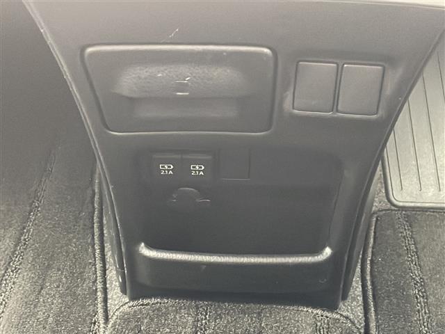 ヴォクシー ＺＳ　煌ＩＩＩ　禁煙車　社外ナビ　ＣＤ　ＤＶＤ　Ｂｌｕｅｔｏｏｔｈ　フルセグＴＶ　トヨタセーフティセンス　両側パワースライドドア　フリップダウンモニター　クルーズコントロール　シートカバー　ＥＴＣ　ＬＥＤヘッドライト（15枚目）