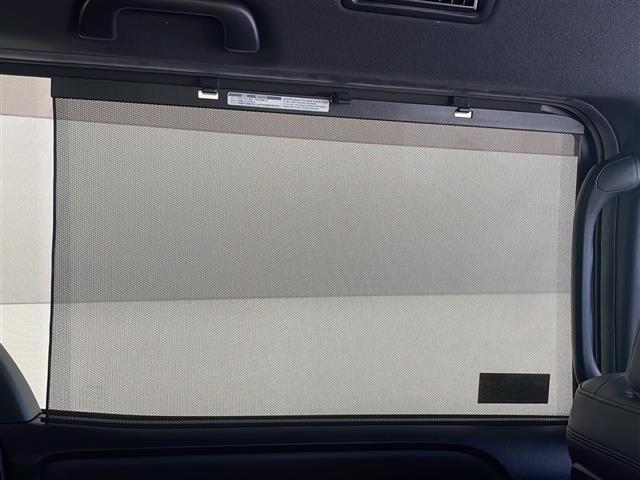 ヴォクシー ＺＳ　煌ＩＩＩ　禁煙車　社外ナビ　ＣＤ　ＤＶＤ　Ｂｌｕｅｔｏｏｔｈ　フルセグＴＶ　トヨタセーフティセンス　両側パワースライドドア　フリップダウンモニター　クルーズコントロール　シートカバー　ＥＴＣ　ＬＥＤヘッドライト（16枚目）