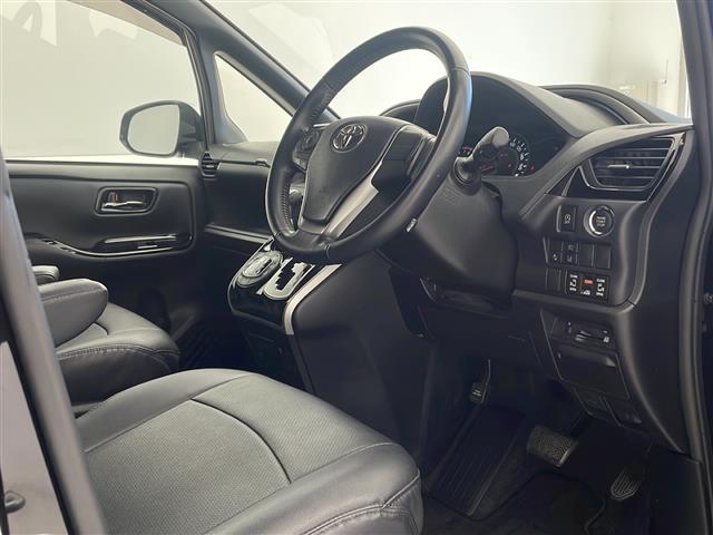 ヴォクシー ＺＳ　煌ＩＩＩ　禁煙車　社外ナビ　ＣＤ　ＤＶＤ　Ｂｌｕｅｔｏｏｔｈ　フルセグＴＶ　トヨタセーフティセンス　両側パワースライドドア　フリップダウンモニター　クルーズコントロール　シートカバー　ＥＴＣ　ＬＥＤヘッドライト（17枚目）