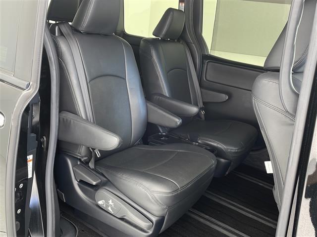 ヴォクシー ＺＳ　煌ＩＩＩ　禁煙車　社外ナビ　ＣＤ　ＤＶＤ　Ｂｌｕｅｔｏｏｔｈ　フルセグＴＶ　トヨタセーフティセンス　両側パワースライドドア　フリップダウンモニター　クルーズコントロール　シートカバー　ＥＴＣ　ＬＥＤヘッドライト（21枚目）