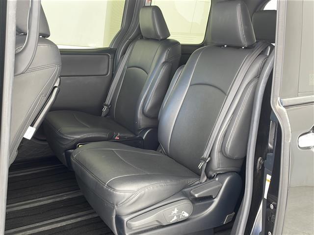 ヴォクシー ＺＳ　煌ＩＩＩ　禁煙車　社外ナビ　ＣＤ　ＤＶＤ　Ｂｌｕｅｔｏｏｔｈ　フルセグＴＶ　トヨタセーフティセンス　両側パワースライドドア　フリップダウンモニター　クルーズコントロール　シートカバー　ＥＴＣ　ＬＥＤヘッドライト（22枚目）