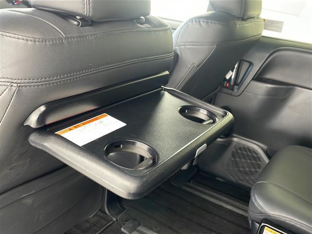 ヴォクシー ＺＳ　煌ＩＩＩ　禁煙車　社外ナビ　ＣＤ　ＤＶＤ　Ｂｌｕｅｔｏｏｔｈ　フルセグＴＶ　トヨタセーフティセンス　両側パワースライドドア　フリップダウンモニター　クルーズコントロール　シートカバー　ＥＴＣ　ＬＥＤヘッドライト（23枚目）