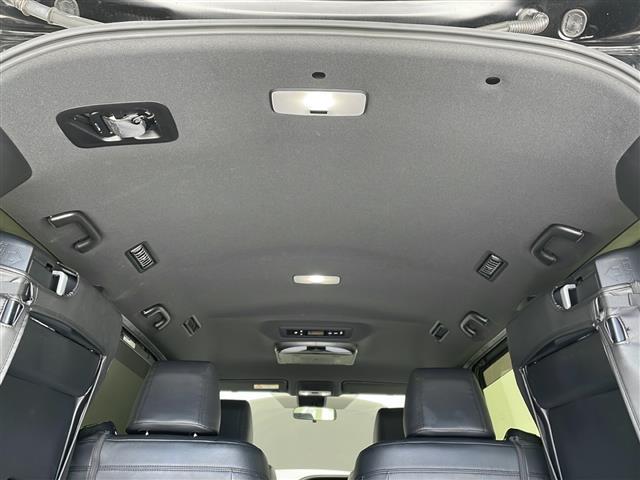 ヴォクシー ＺＳ　煌ＩＩＩ　禁煙車　社外ナビ　ＣＤ　ＤＶＤ　Ｂｌｕｅｔｏｏｔｈ　フルセグＴＶ　トヨタセーフティセンス　両側パワースライドドア　フリップダウンモニター　クルーズコントロール　シートカバー　ＥＴＣ　ＬＥＤヘッドライト（26枚目）
