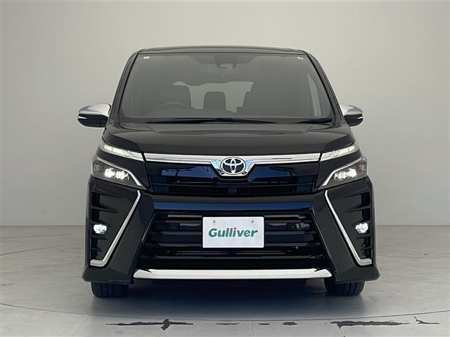 ヴォクシー ＺＳ　煌ＩＩＩ　禁煙車　社外ナビ　ＣＤ　ＤＶＤ　Ｂｌｕｅｔｏｏｔｈ　フルセグＴＶ　トヨタセーフティセンス　両側パワースライドドア　フリップダウンモニター　クルーズコントロール　シートカバー　ＥＴＣ　ＬＥＤヘッドライト（33枚目）