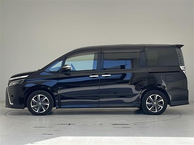 ヴォクシー ＺＳ　煌ＩＩＩ　禁煙車　社外ナビ　ＣＤ　ＤＶＤ　Ｂｌｕｅｔｏｏｔｈ　フルセグＴＶ　トヨタセーフティセンス　両側パワースライドドア　フリップダウンモニター　クルーズコントロール　シートカバー　ＥＴＣ　ＬＥＤヘッドライト（35枚目）