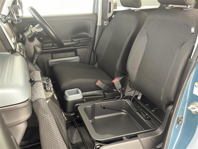 【助手席】きれいな助手席なので家族や友だちに乗ってもらっても安心です！